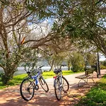Entheos Center Kefalonia Дом отдыха Аргостолион
